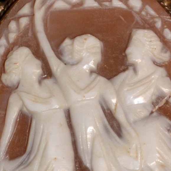 Vintage Sardonyx Shell Full Figure Cameo Pendant / Pin - Picture 5 of 10